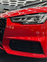 Lade das Bild in den Galerie-Viewer, Audi Nebelscheinwerfer Abdeckung RS-Optik Black Edition passend für Audi A4 B9 2016-2019