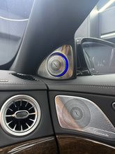 Lade das Bild in den Galerie-Viewer, Beleuchtete 3D Rotation Speaker – Mercedes S-Klasse W222