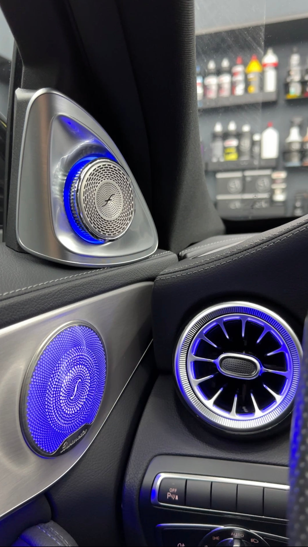 Beleuchtete 4D Lautsprecher – Mercedes E-Klasse W213