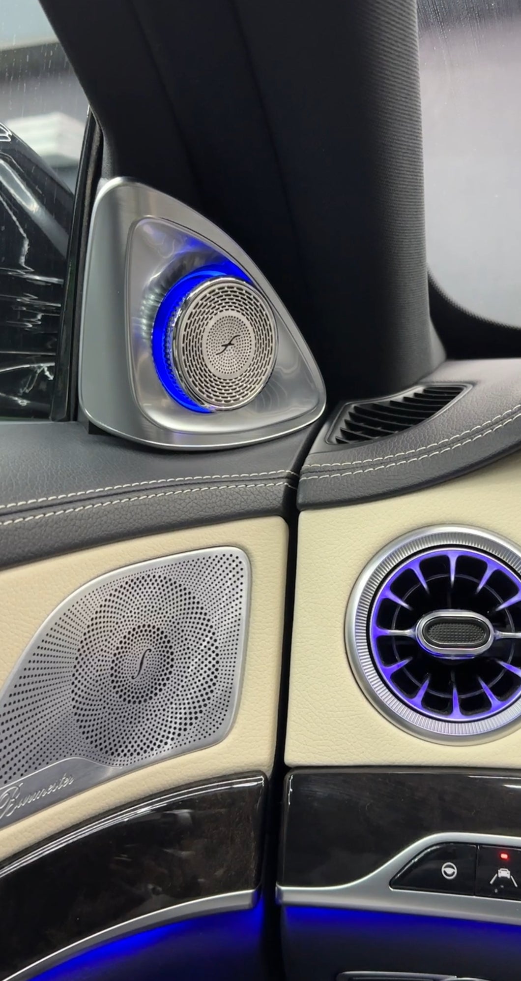 Beleuchtete 4D Lautsprecher – Mercedes S-Klasse W222