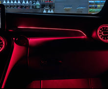 Lade das Bild in den Galerie-Viewer, Beleuchtete Zierleiste – Mercedes C-Klasse W205 / GLC-X253
