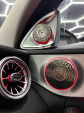 Load image into Gallery viewer, Beleuchtete Burmester Mitteltöner Mercedes C-Klasse W205 / GLC X253
